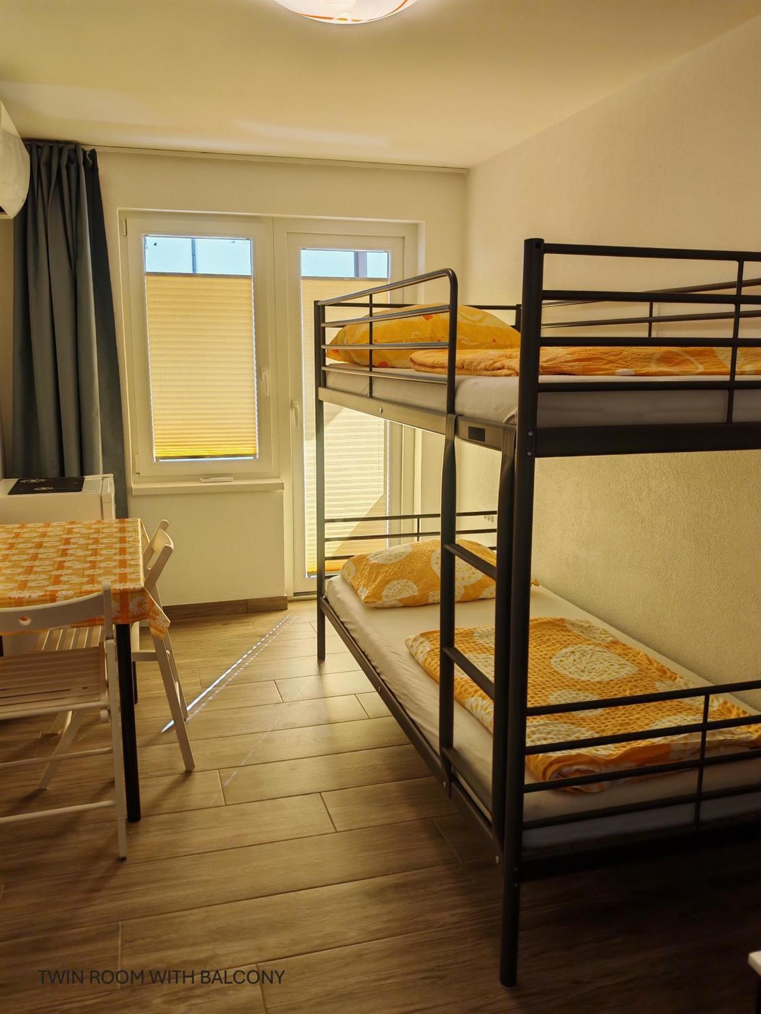 Apartment And Room Anica Tolmin Eksteriør bilde